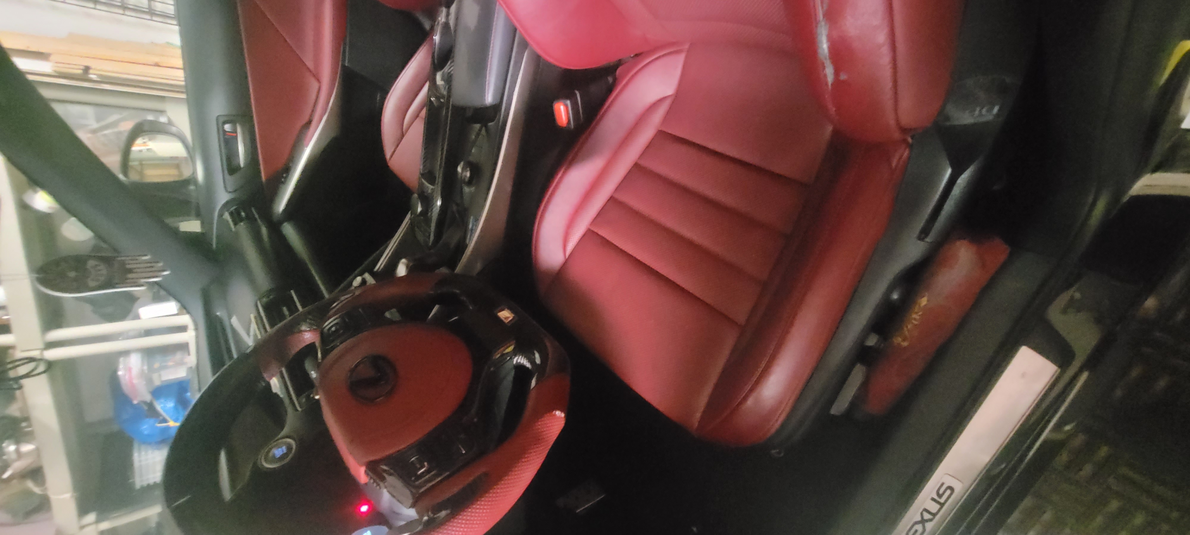 Lexus IS 200t F SPORT gallery photo 3